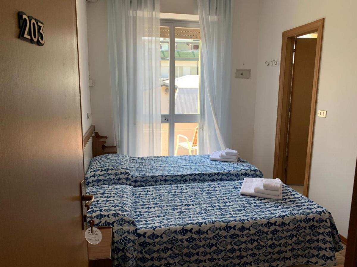 Hotel Estense Rimini Zewnętrze zdjęcie