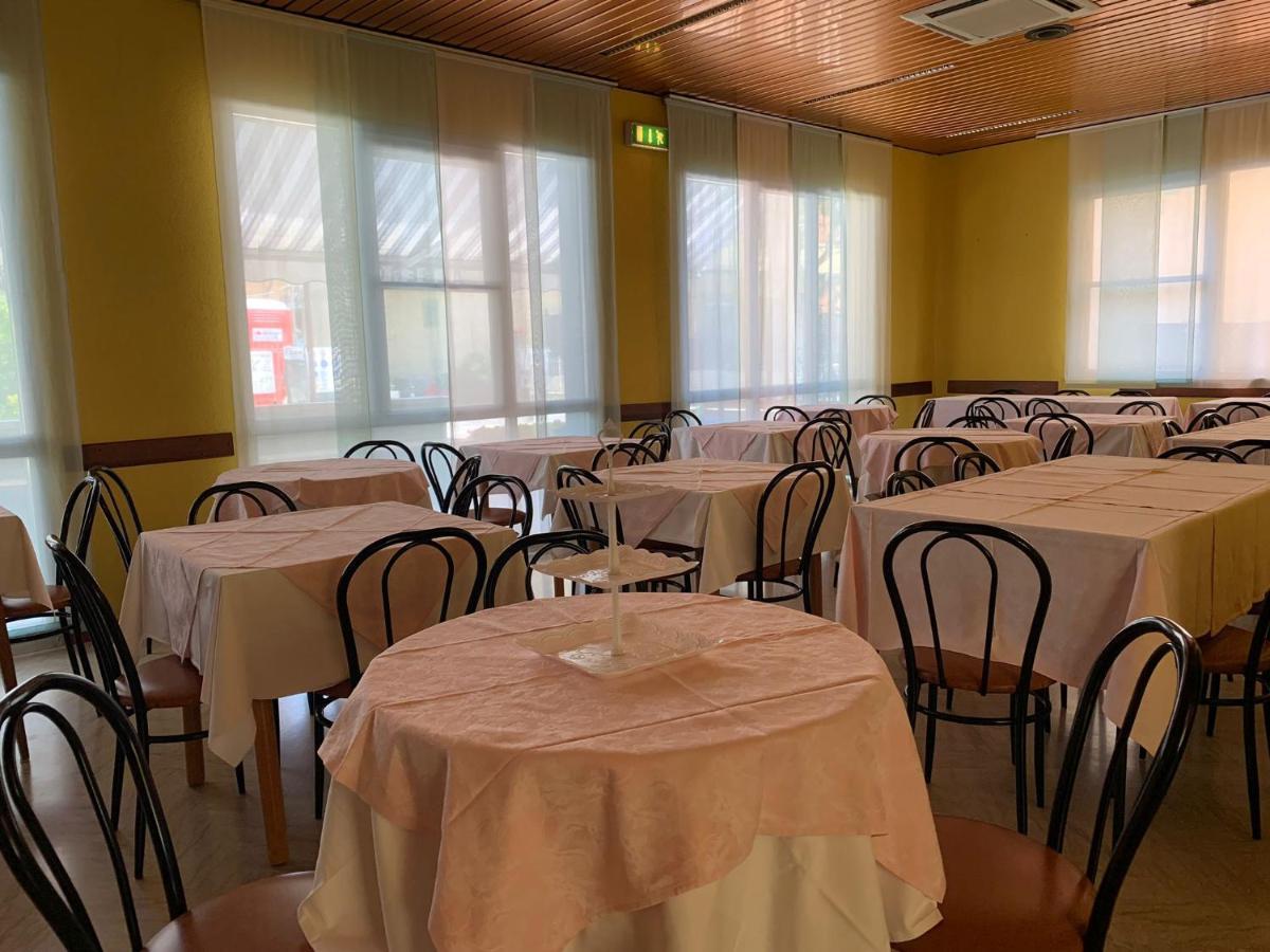 Hotel Estense Rimini Zewnętrze zdjęcie