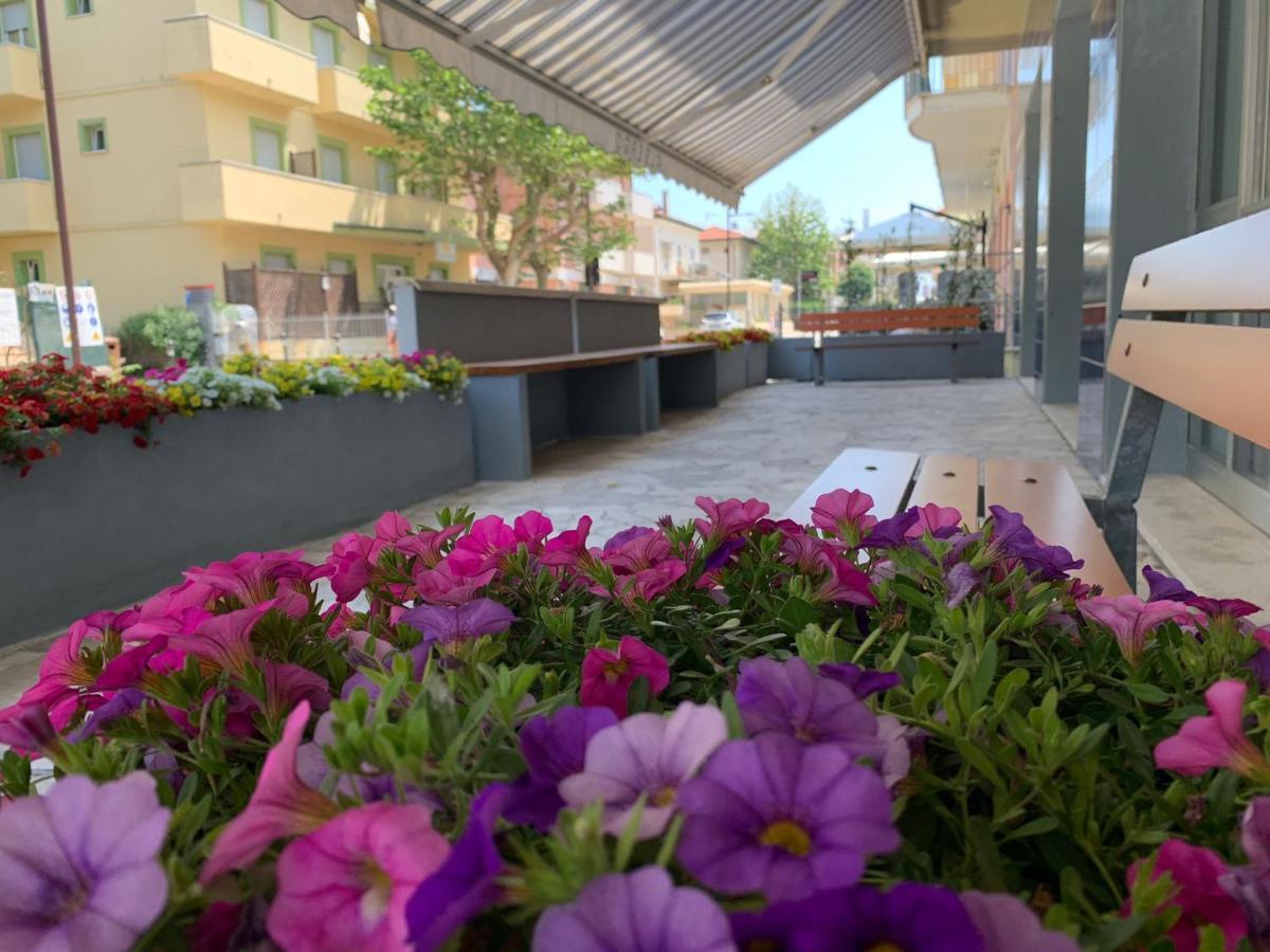 Hotel Estense Rimini Zewnętrze zdjęcie